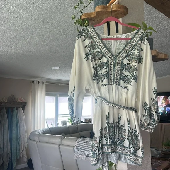 Woman's linen paisley print romper. Thick, elegant boho romper. - Picture 2 of 4